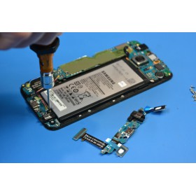 Wymiana baterii w Samsung Galaxy A42 A426